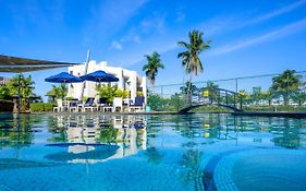Gateway Hotel  4*